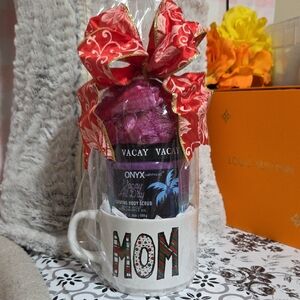 Vacay All Day Foaming Body Scrub Gift Set - Red and Purple